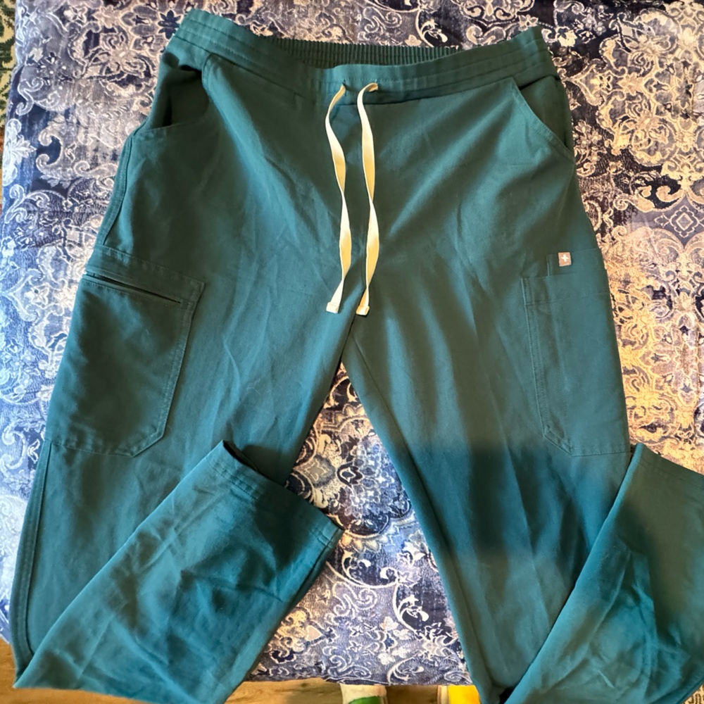 Figs Yola scrub pants medium tall Caribbean blue